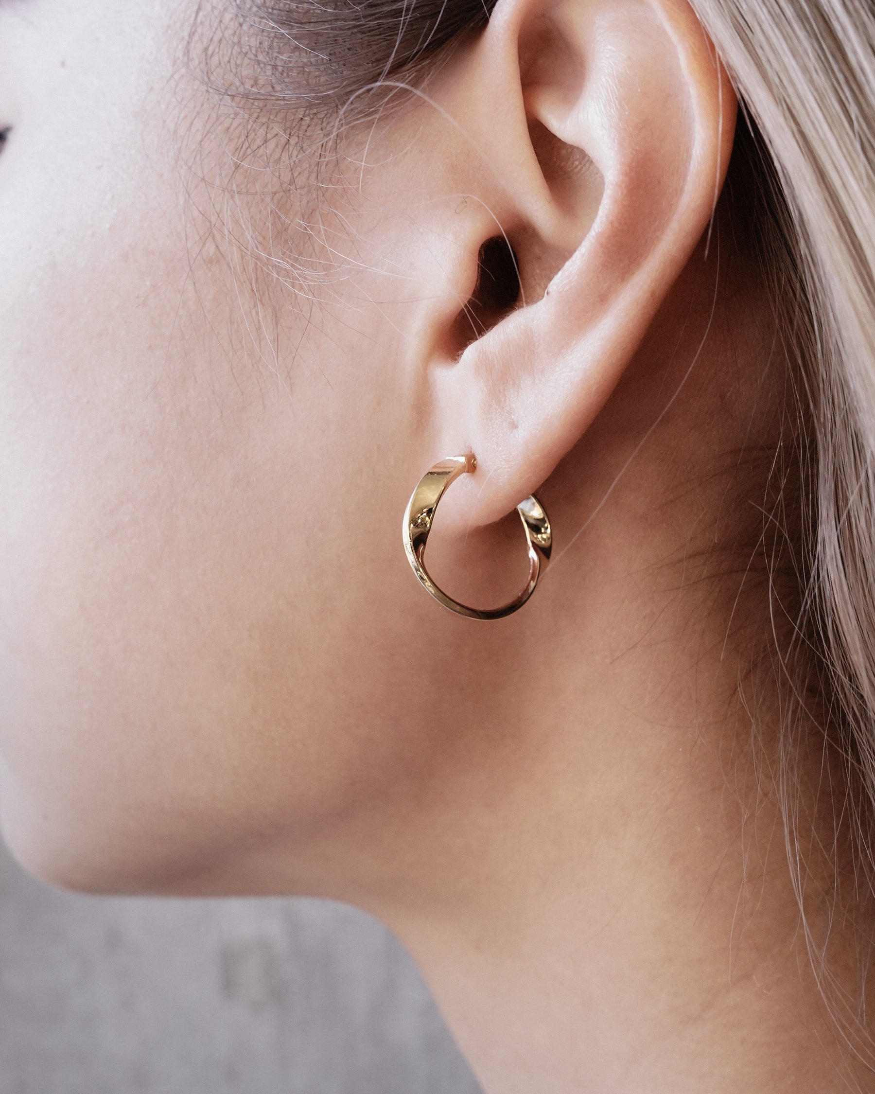 14k Gold Earring