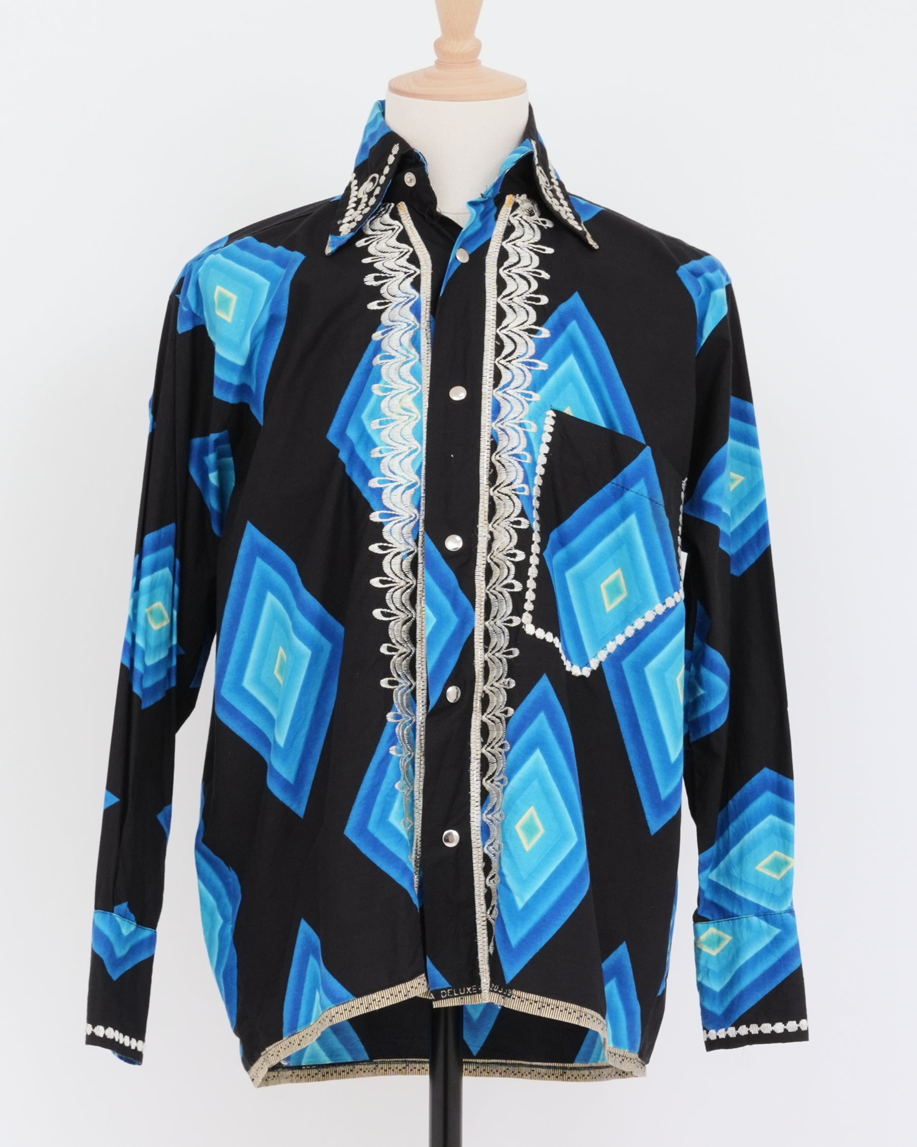 Patterned Embroidery Shirt W/Snap